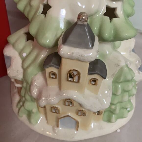 NWT TRANQUIL CHURCH LIGHTED FIGURINE 12.25 IN‎ - Picture 7 of 8